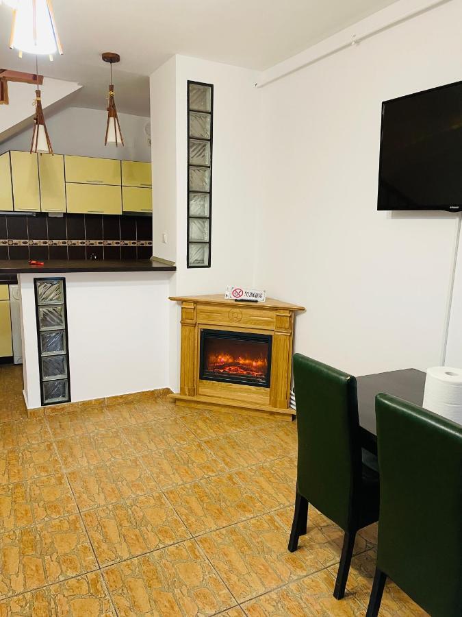 Appartement Casa Cu Balcon à Braşov Extérieur photo